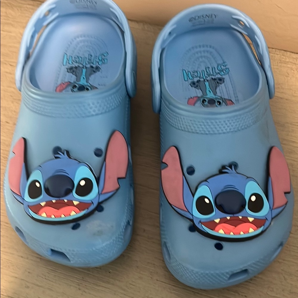 Disney Kids Blue Stitch Clogs J2